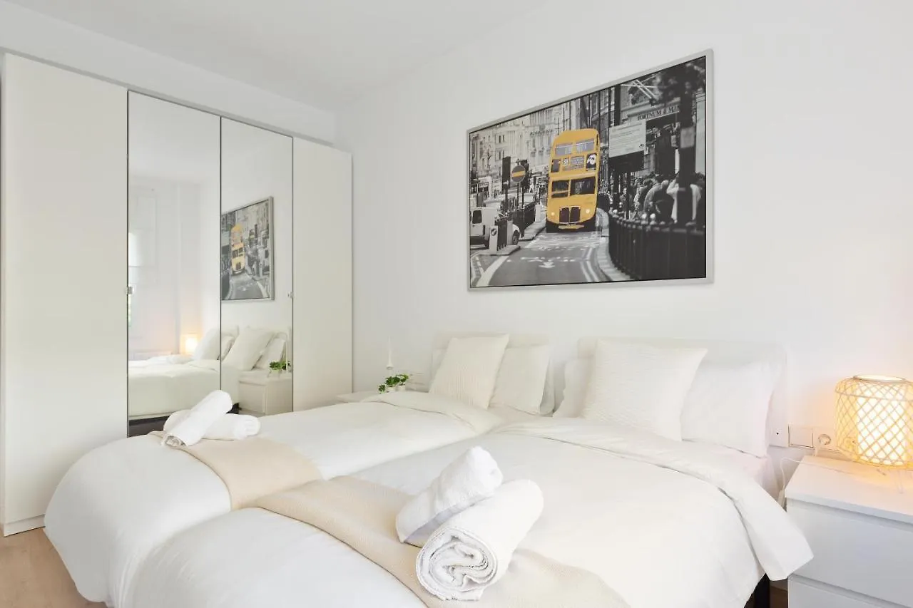 Suites Barcelona Park Gueell ספרד